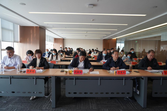 新聞稿：駐馬店市產(chǎn)業(yè)投資集團(tuán)有限公司召開“決戰(zhàn)決勝第四季度、奮力沖刺全年目標(biāo)”部署動(dòng)員會(huì)（陳主任、主席修改版）981.png