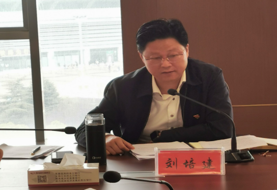 市產業(yè)集團召開2022年度黨支部書記抓基層黨建述職評議會403.png